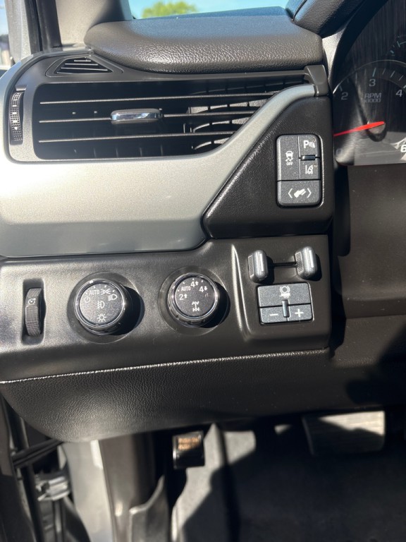 2015 Chevrolet Tahoe Image 17