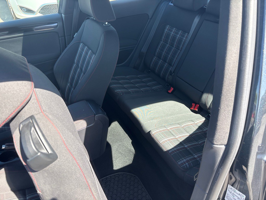 2012 Volkswagen GTI Image 13