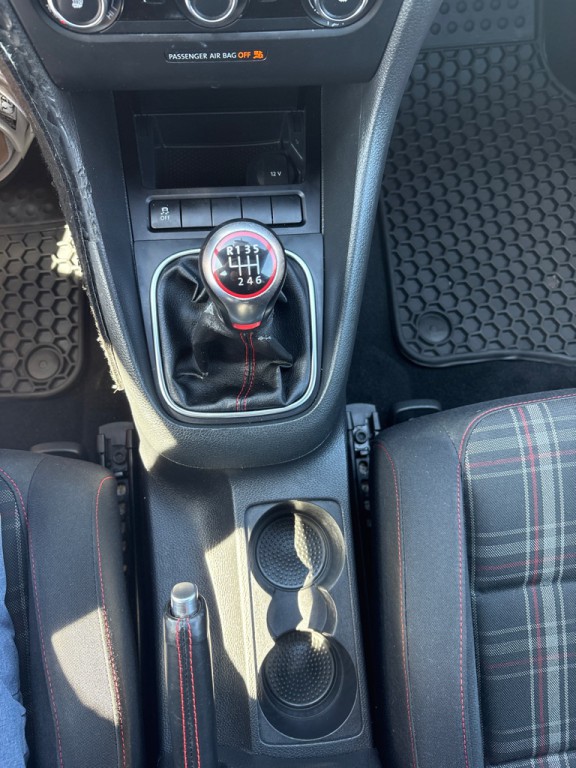 2012 Volkswagen GTI Image 18