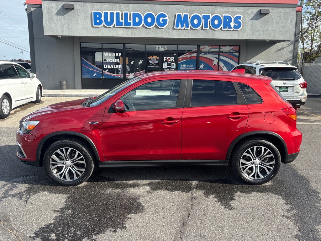 2018 Mitsubishi Outlander Image 2