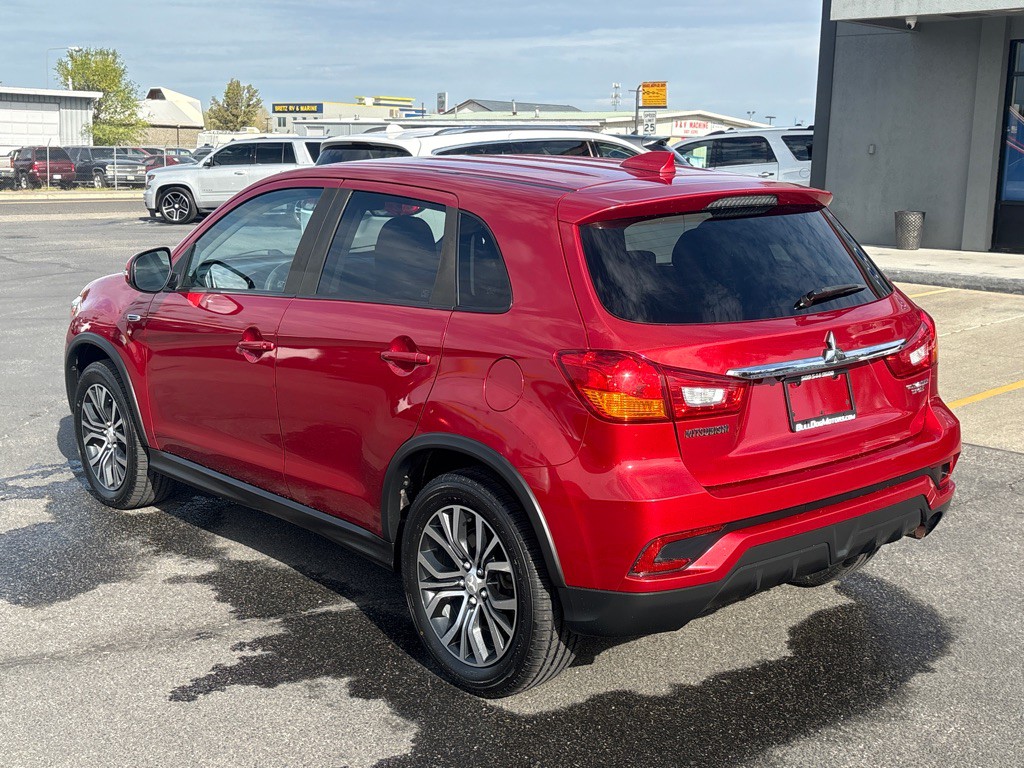 2018 Mitsubishi Outlander Image 3