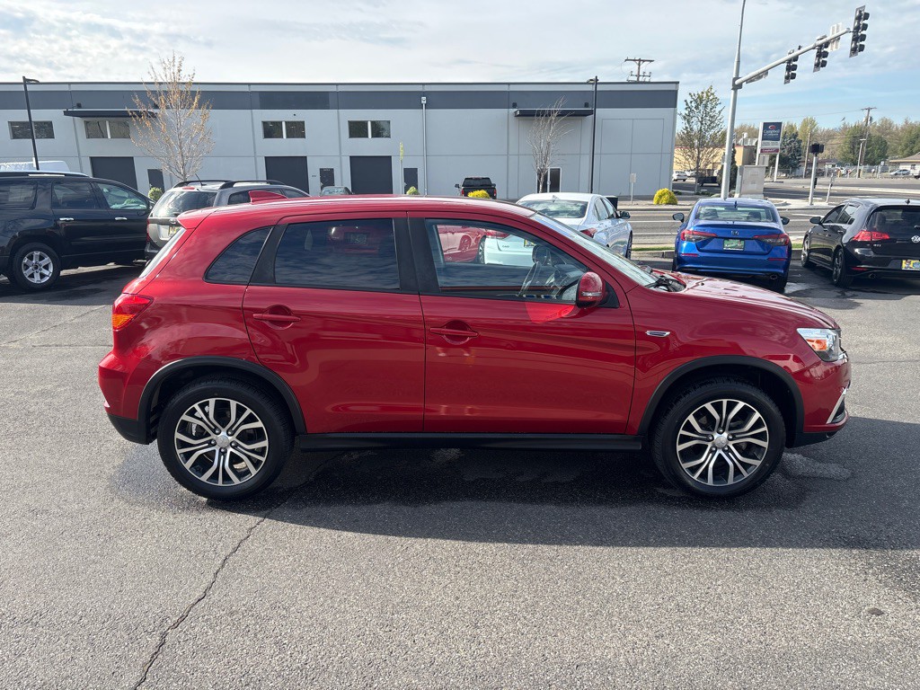 2018 Mitsubishi Outlander Image 6