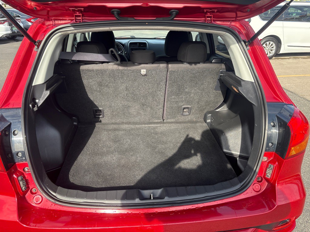 2018 Mitsubishi Outlander Image 11