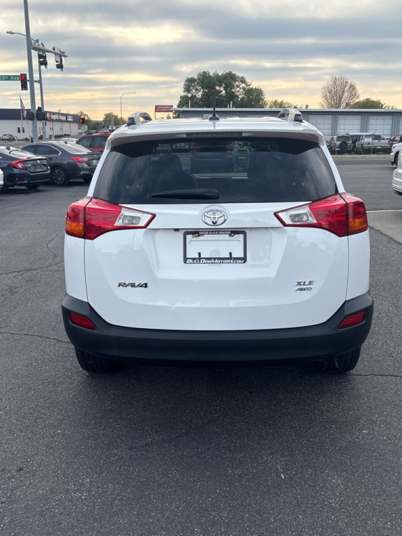 2015 Toyota Rav4 Image 8