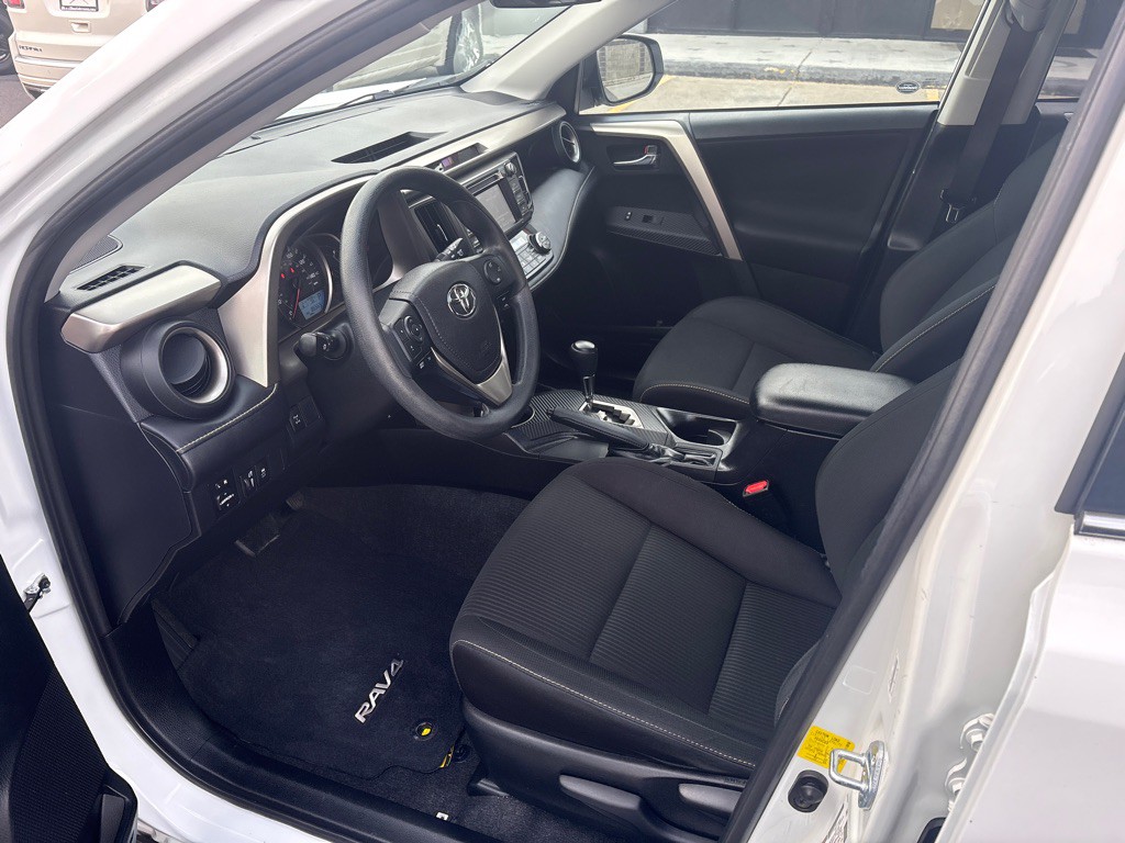 2015 Toyota Rav4 Image 12