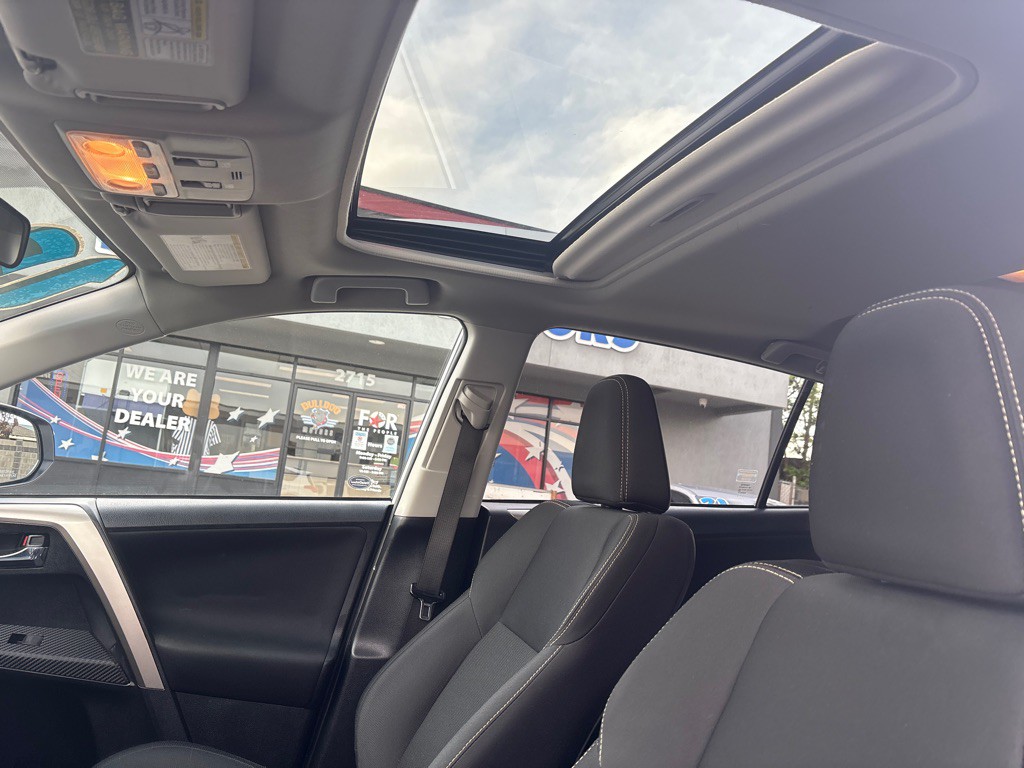 2015 Toyota Rav4 Image 14