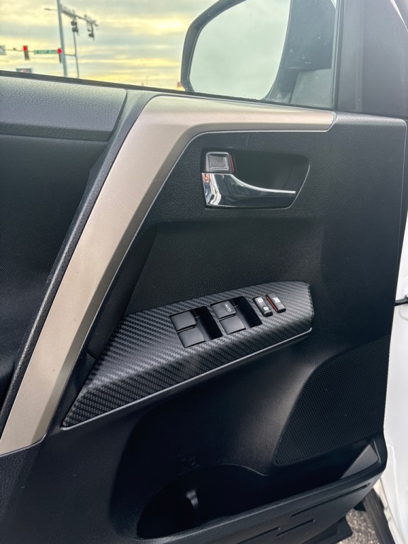 2015 Toyota Rav4 Image 15