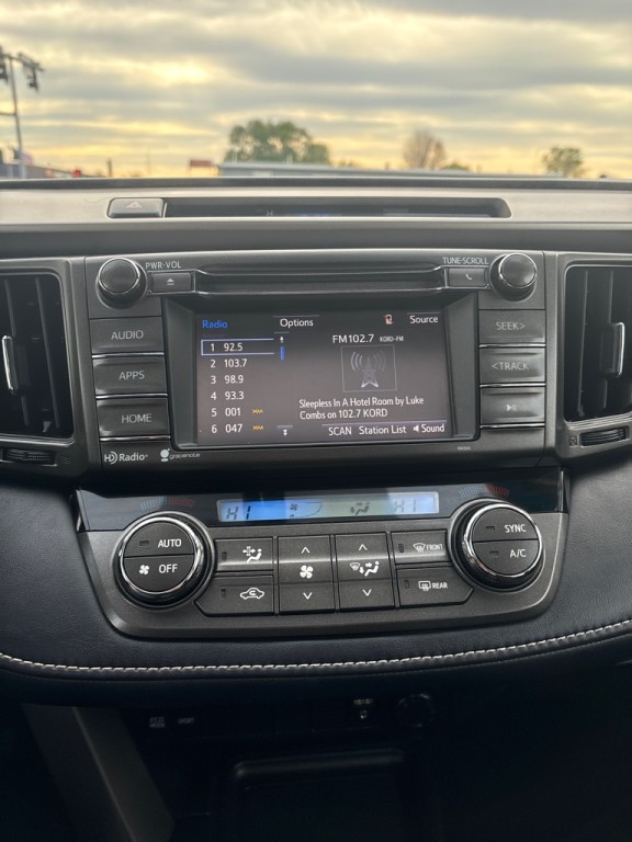 2015 Toyota Rav4 Image 21