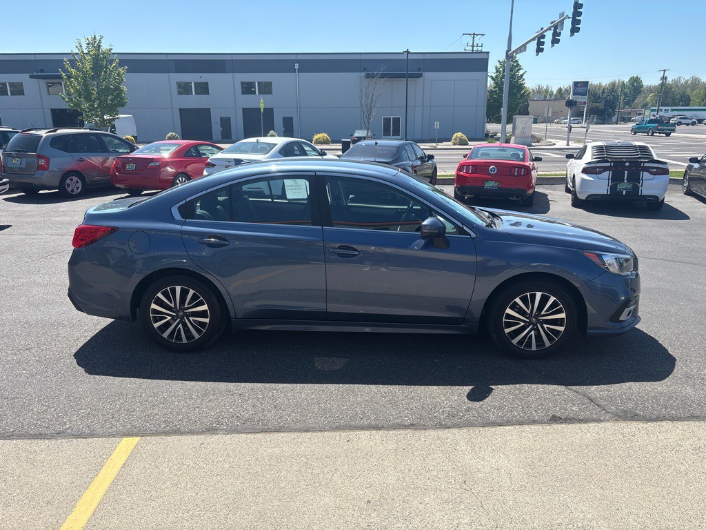 2018 Subaru Legacy Image 6