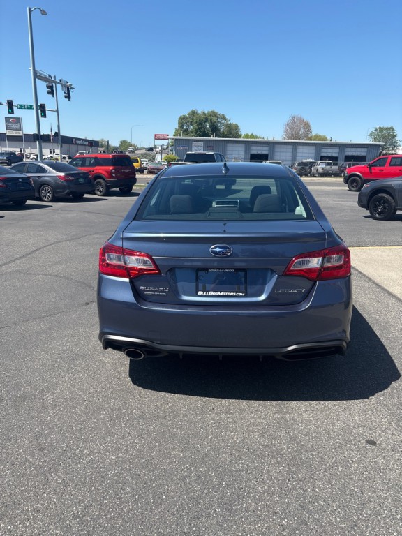 2018 Subaru Legacy Image 8