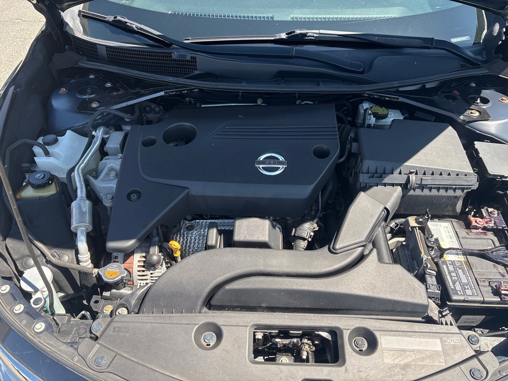 2013 Nissan Altima Image 10