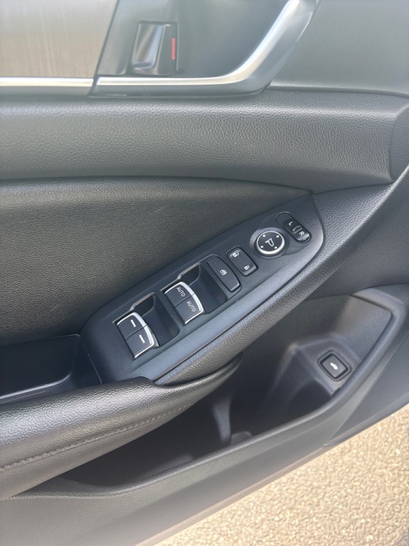 2019 Honda Accord Image 14