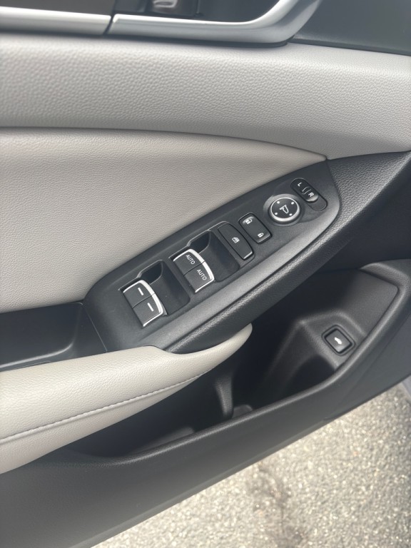 2019 Honda Accord Image 14