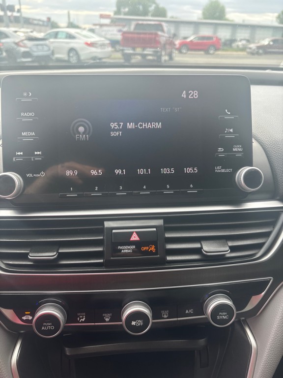 2019 Honda Accord Image 16