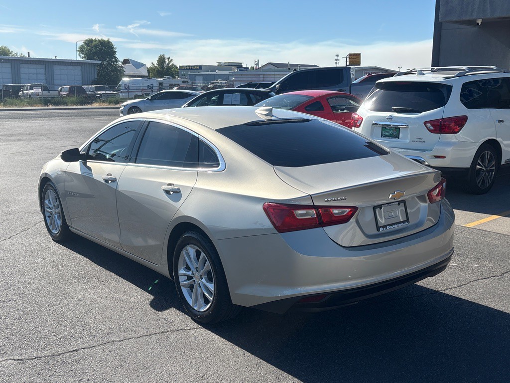 2016 Chevrolet Malibu Image 3