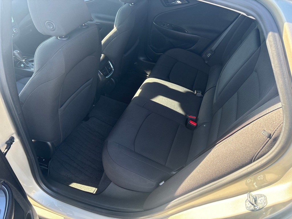 2016 Chevrolet Malibu Image 13