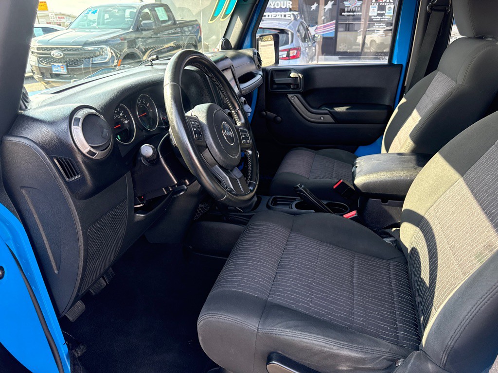2011 Jeep Wrangler Image 11