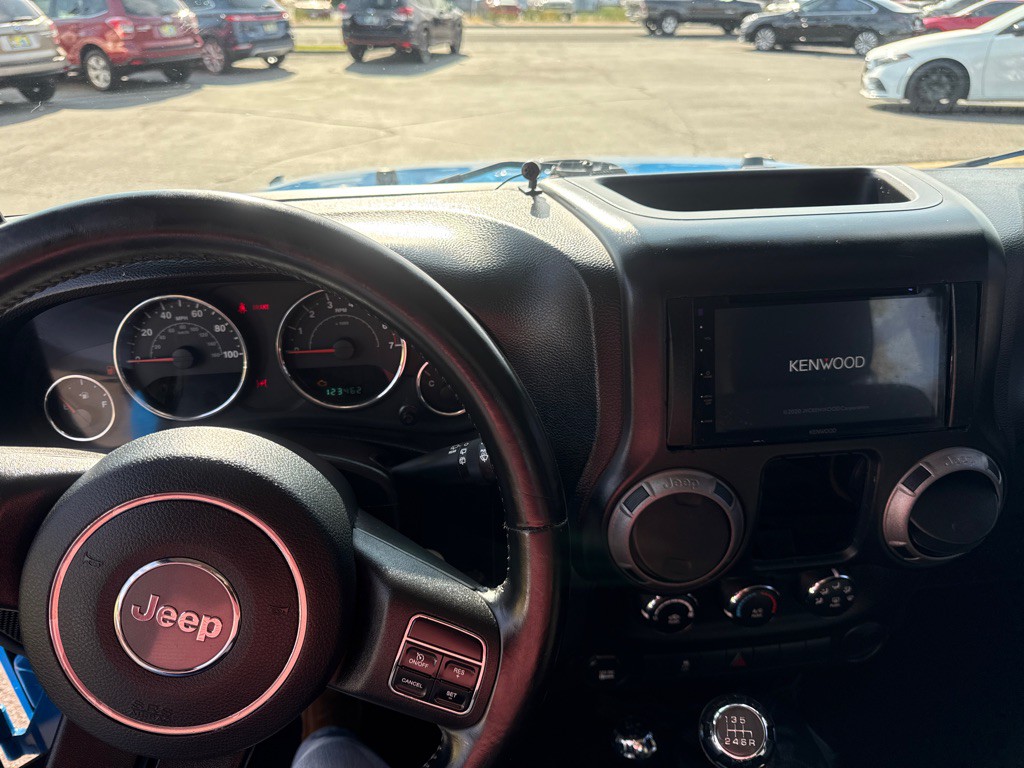 2011 Jeep Wrangler Image 13