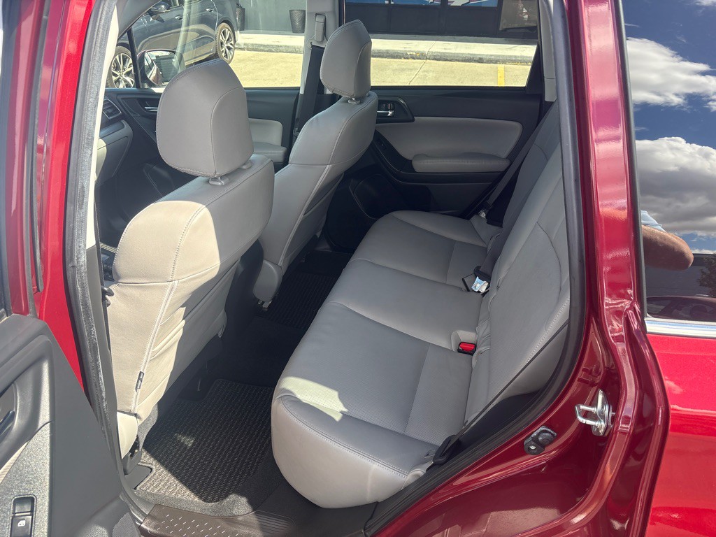 2016 Subaru Forester Image 13
