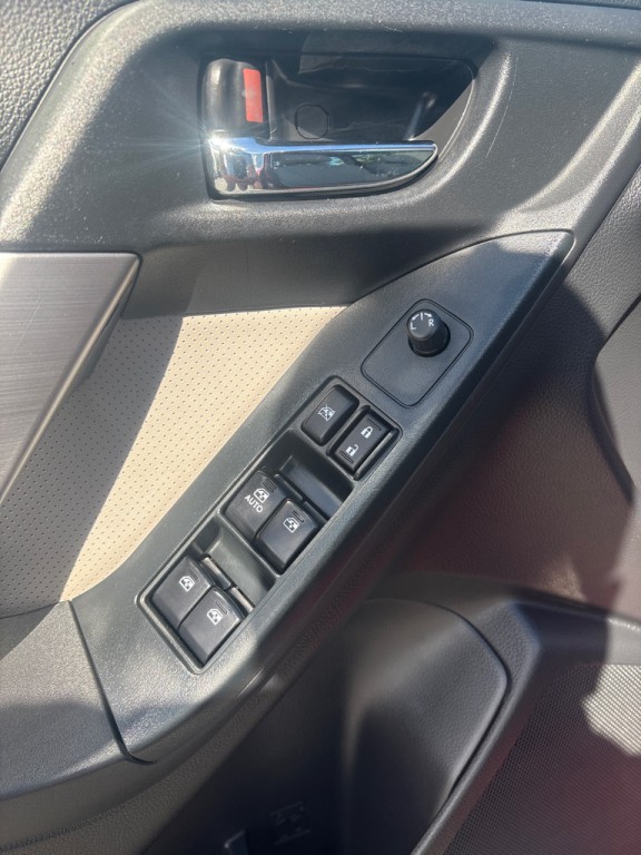 2016 Subaru Forester Image 15