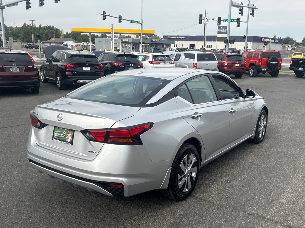 2019 Nissan Altima Image 7