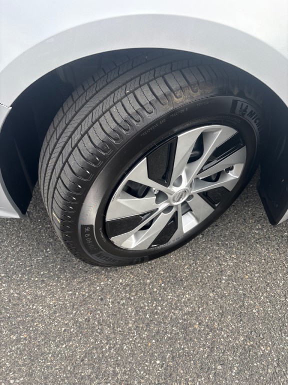 2019 Nissan Altima Image 9
