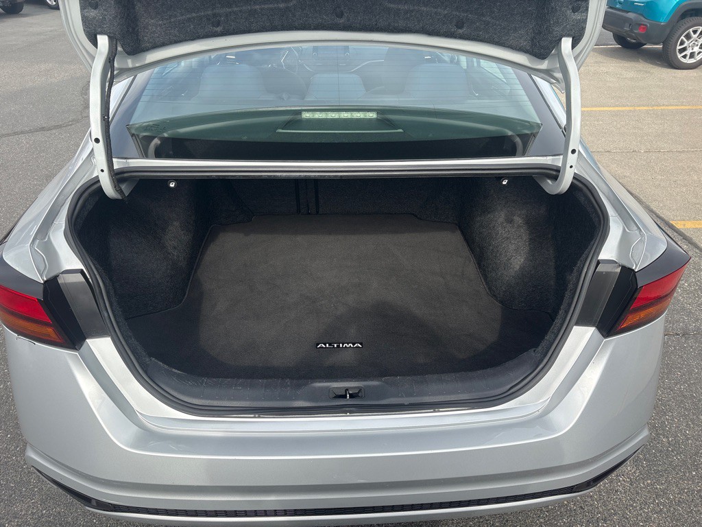 2019 Nissan Altima Image 11