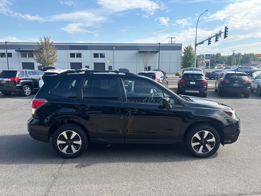 2017 Subaru Forester Image 6