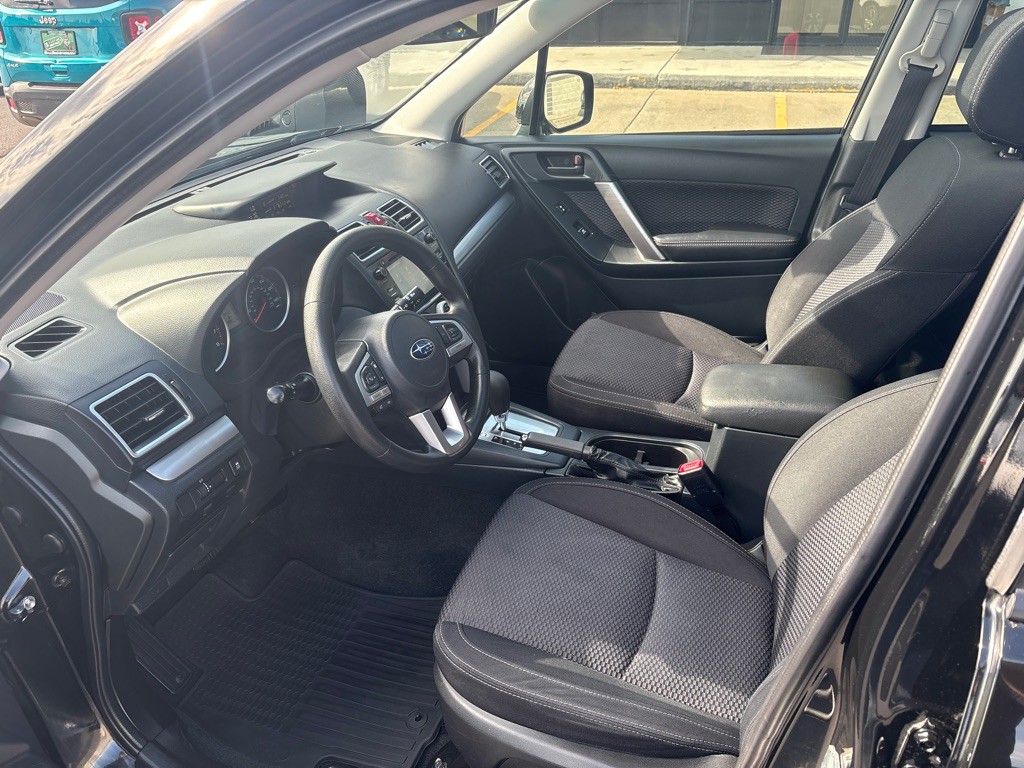 2017 Subaru Forester Image 12