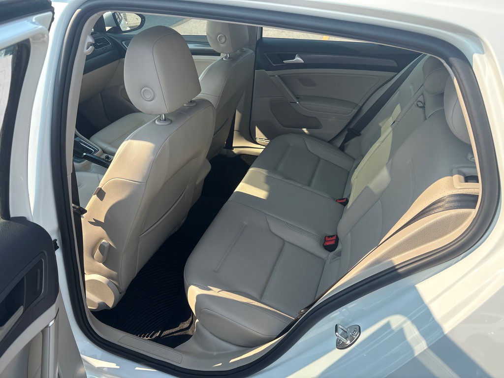 2019 Volkswagen Golf Image 13