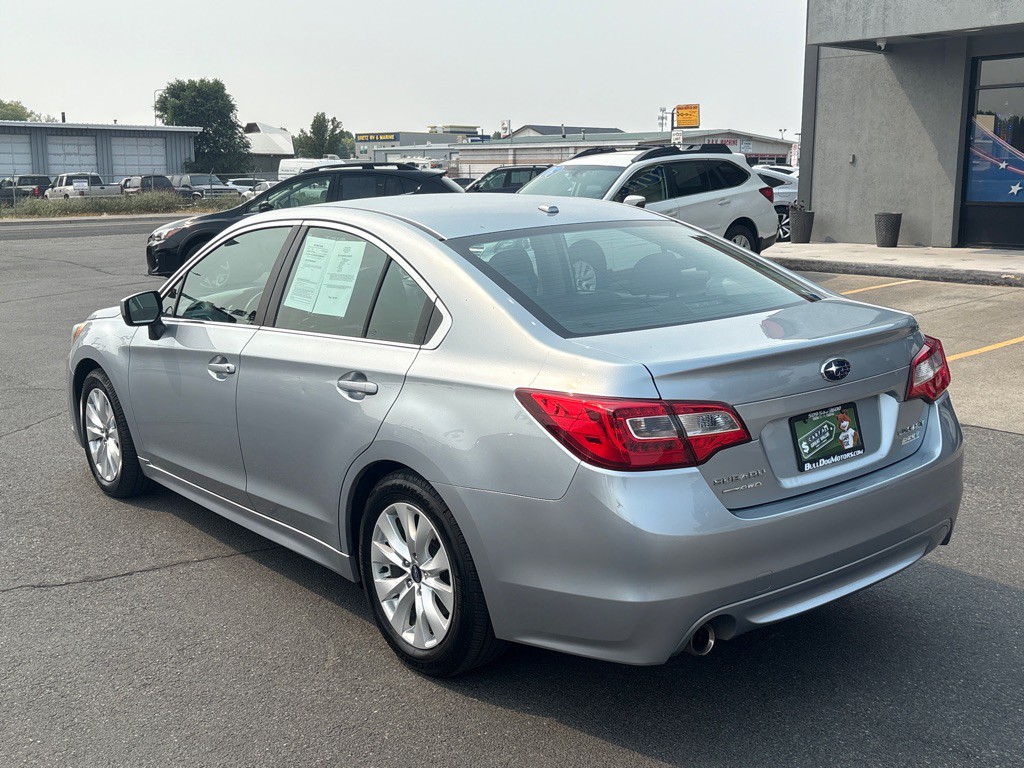 2015 Subaru Legacy Image 3