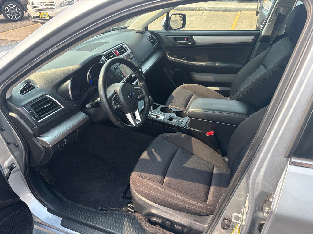 2015 Subaru Legacy Image 9