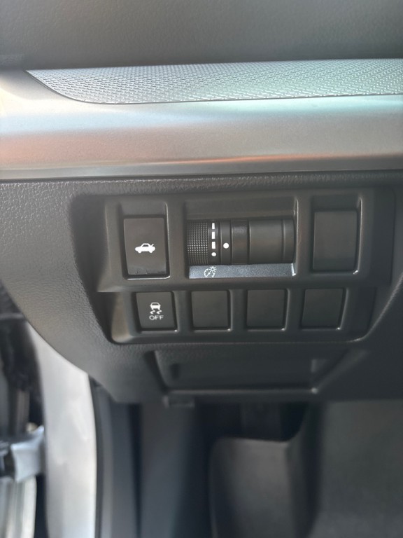 2015 Subaru Legacy Image 15