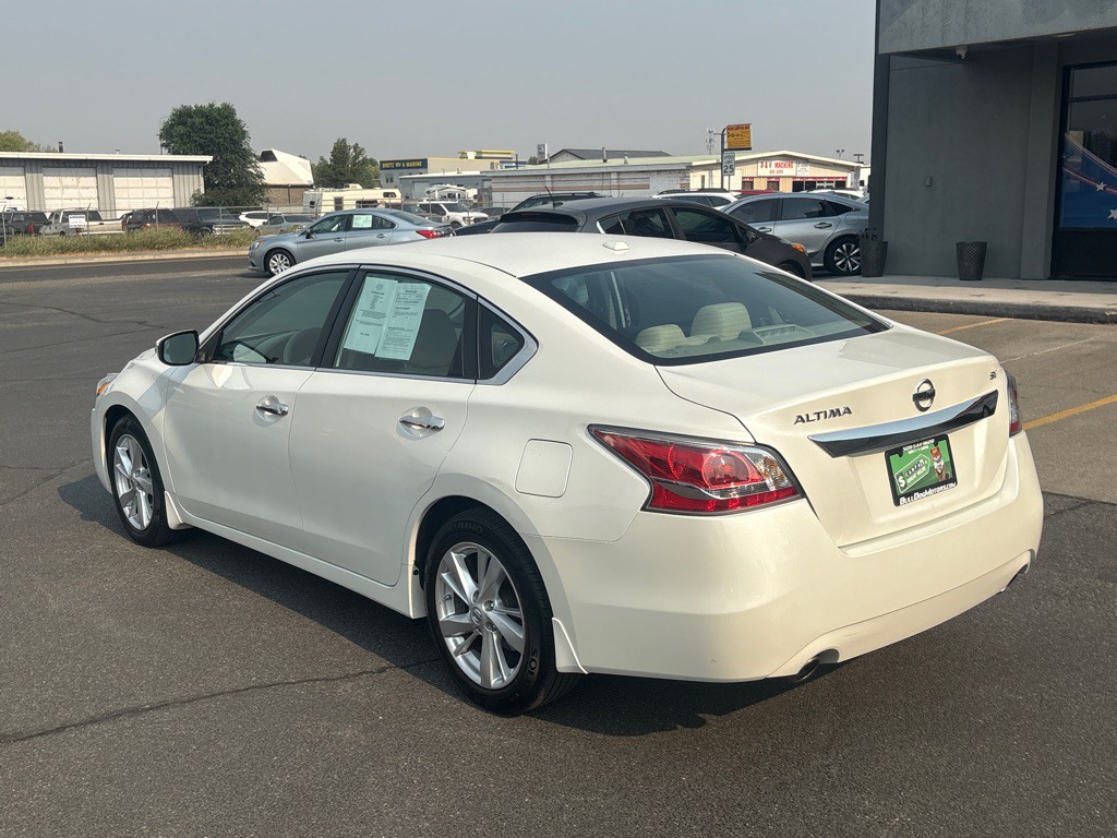 2015 Nissan Altima Image 3