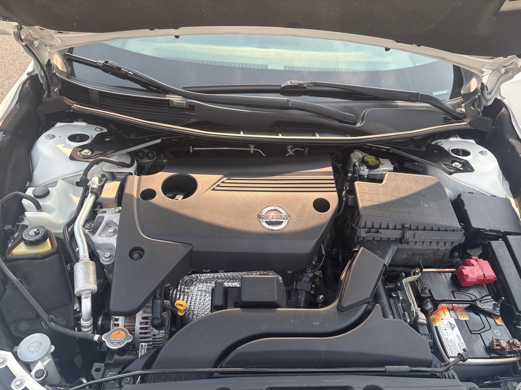 2015 Nissan Altima Image 10