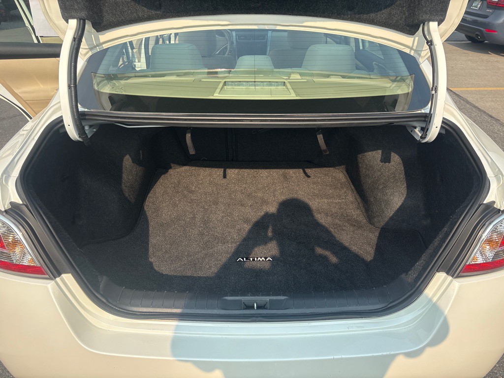 2015 Nissan Altima Image 11