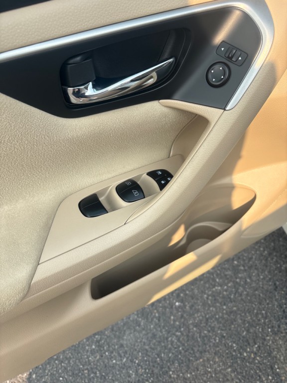 2015 Nissan Altima Image 15