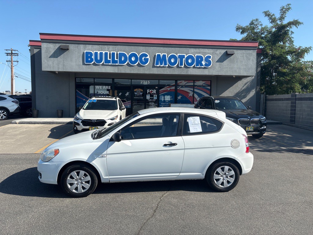 2009 Hyundai Accent Image 2
