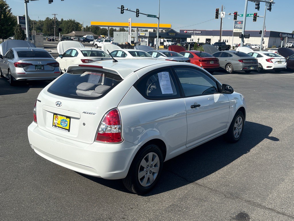 2009 Hyundai Accent Image 7