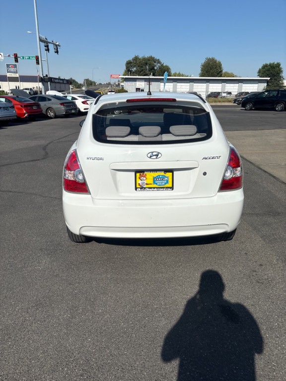 2009 Hyundai Accent Image 8
