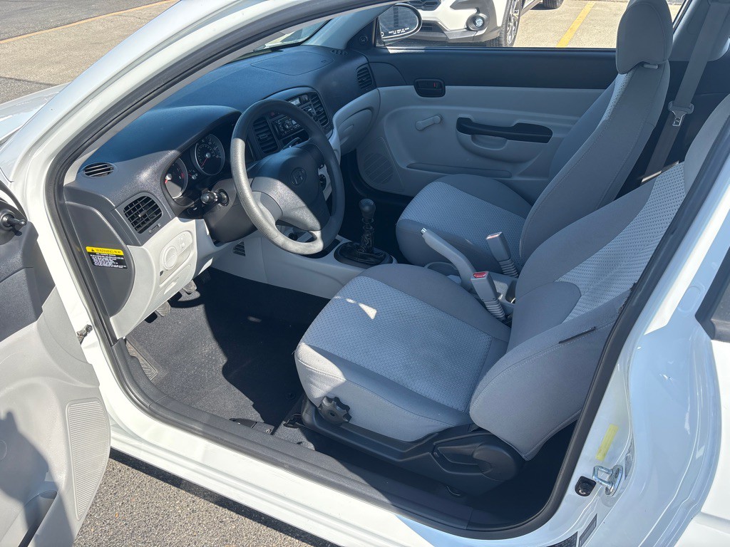 2009 Hyundai Accent Image 12