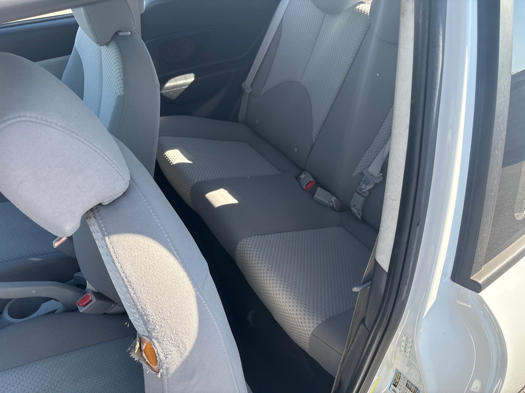 2009 Hyundai Accent Image 13