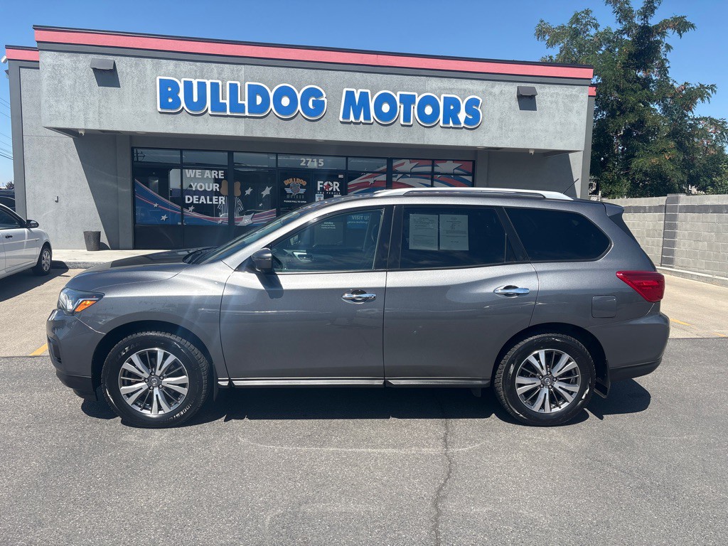 2018 Nissan Pathfinder Image 2
