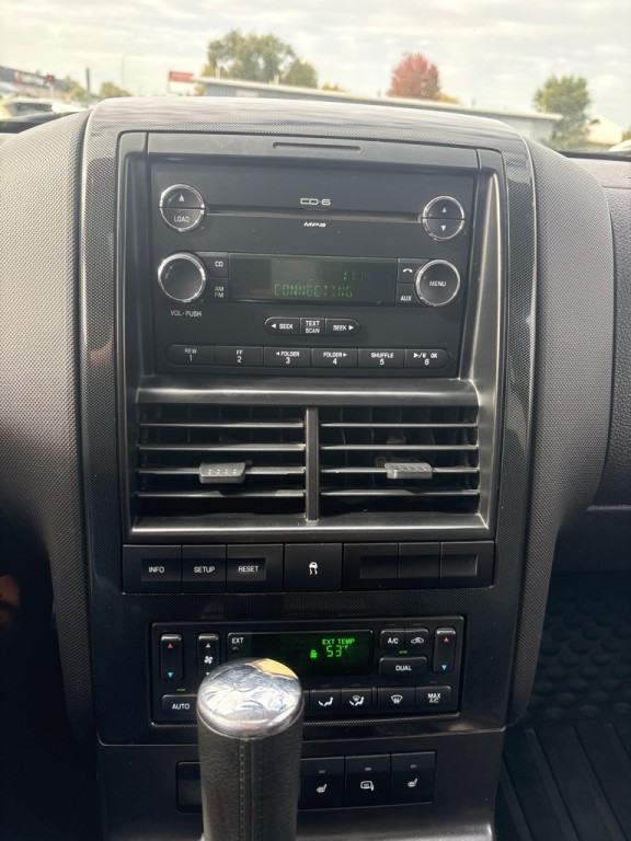 2010 Ford Explorer Image 21