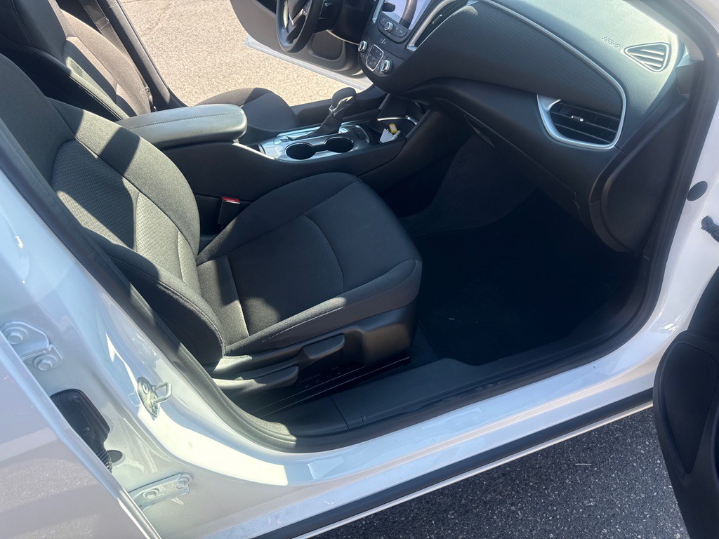 2023 Chevrolet Malibu Image 18