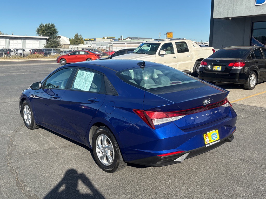 2021 Hyundai Elantra Image 3