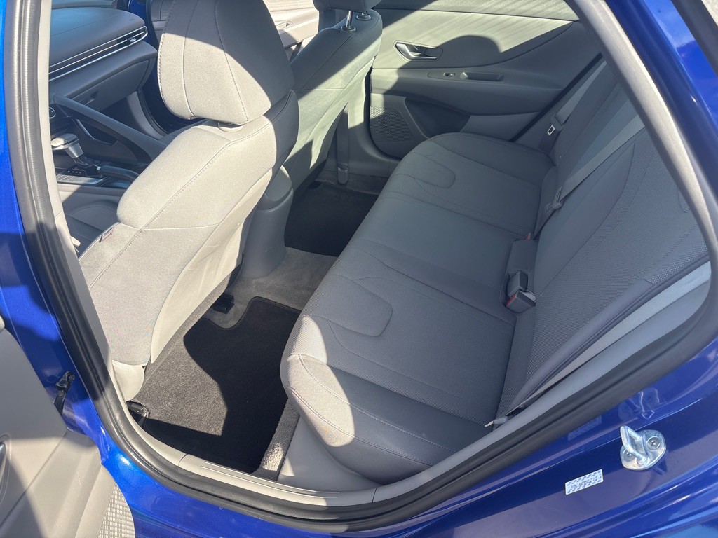 2021 Hyundai Elantra Image 13