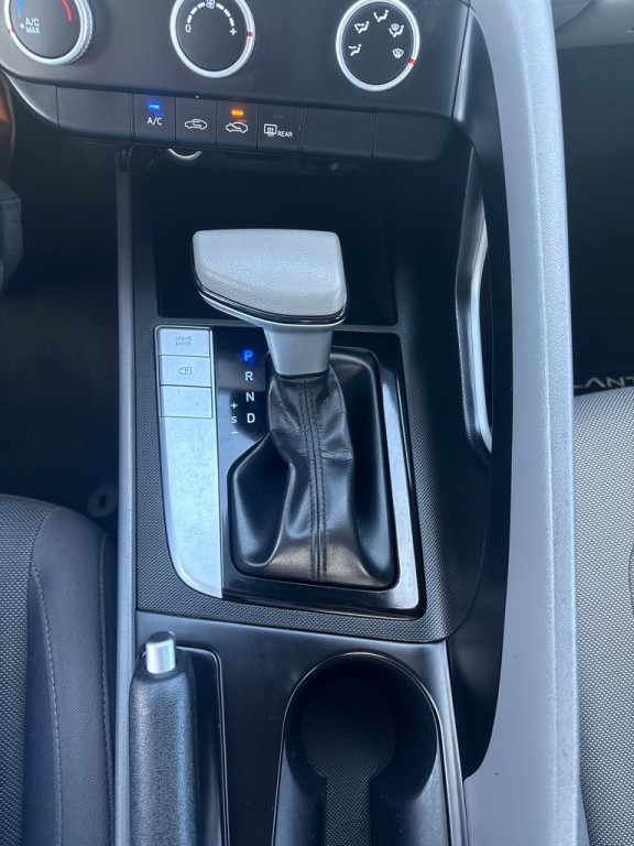 2021 Hyundai Elantra Image 19