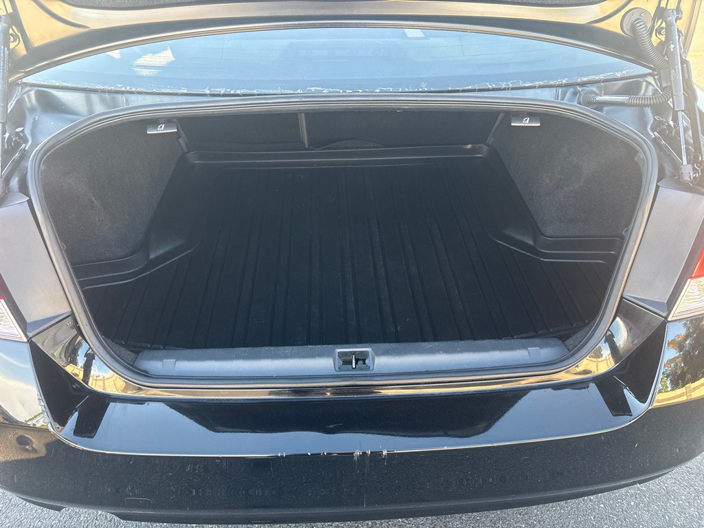2013 Subaru Legacy Image 11