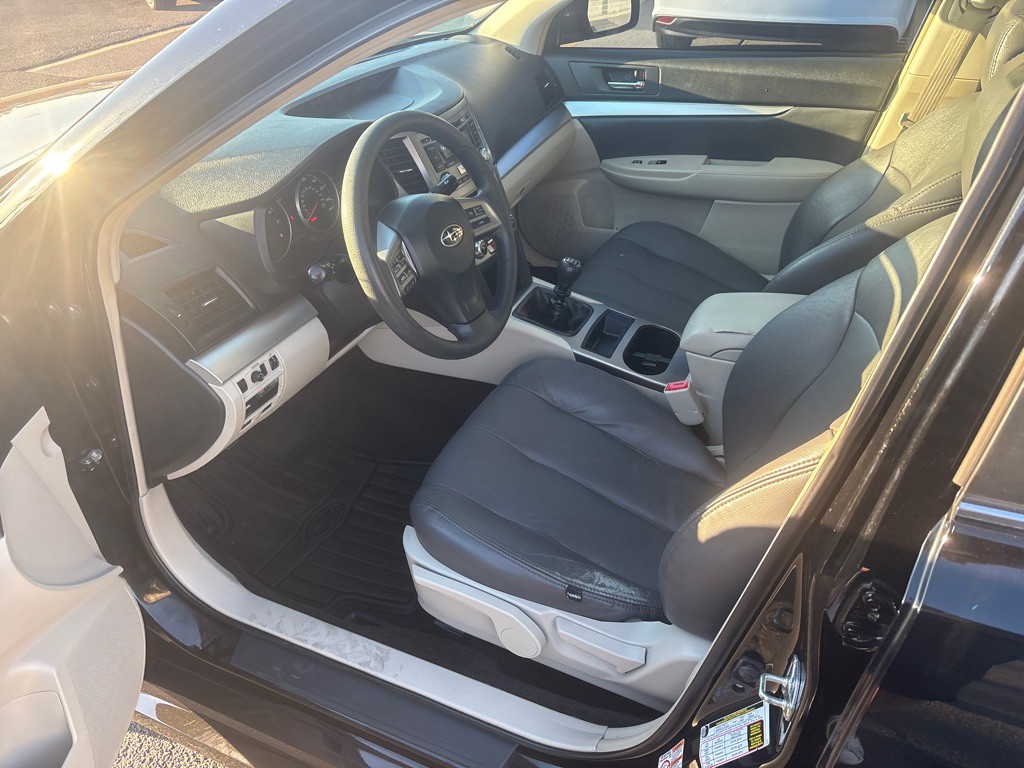 2013 Subaru Legacy Image 12